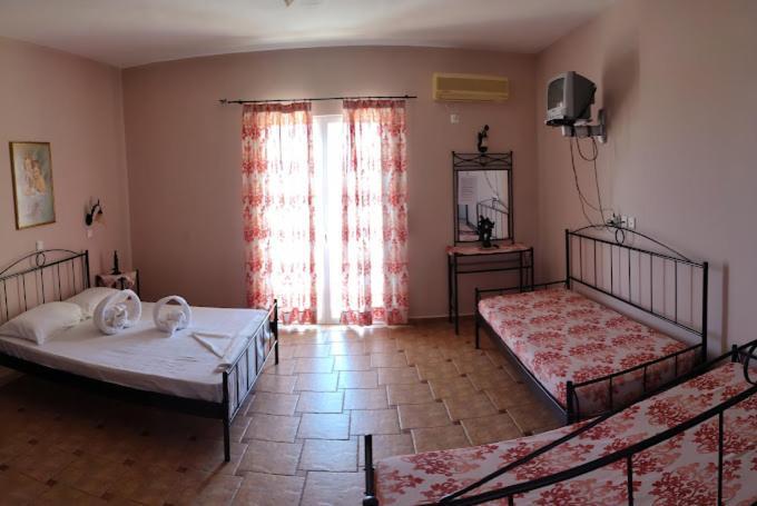 Hotel Takis Agios Georgios  Exteriér fotografie